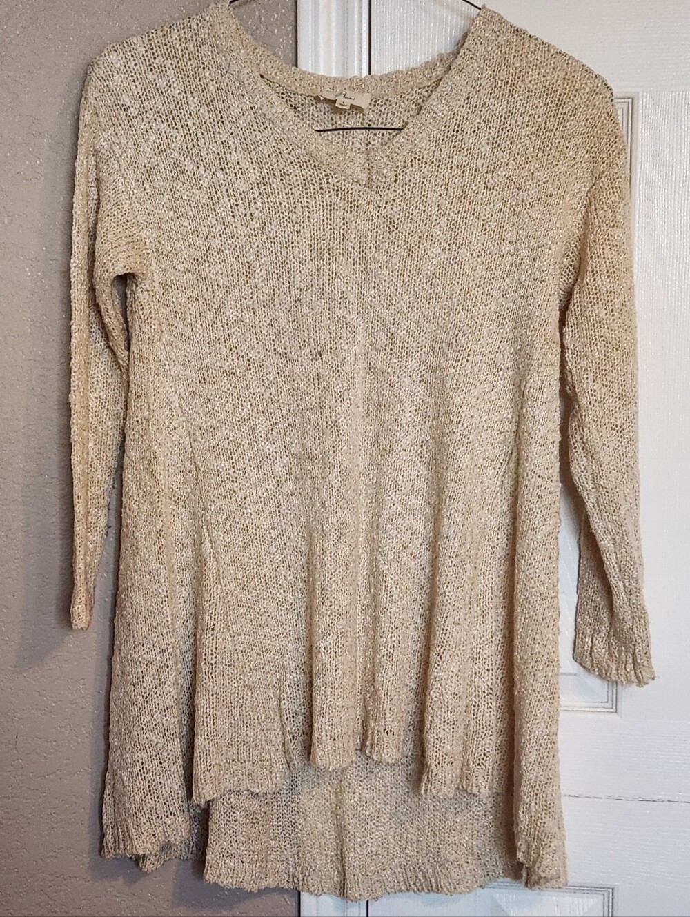 Love Cream V-Neck Lightweight Knit Sweater
